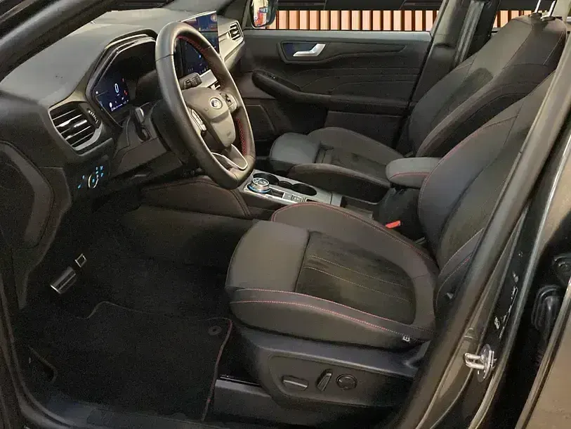 Gebraucht Ford Kuga ST-Line X 186 PS (136 kW) 2025 Grau SUV