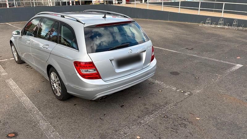 Gebraucht Mercedes C180 Elegance 156 PS (114 kW) 2014 Silber Kombi