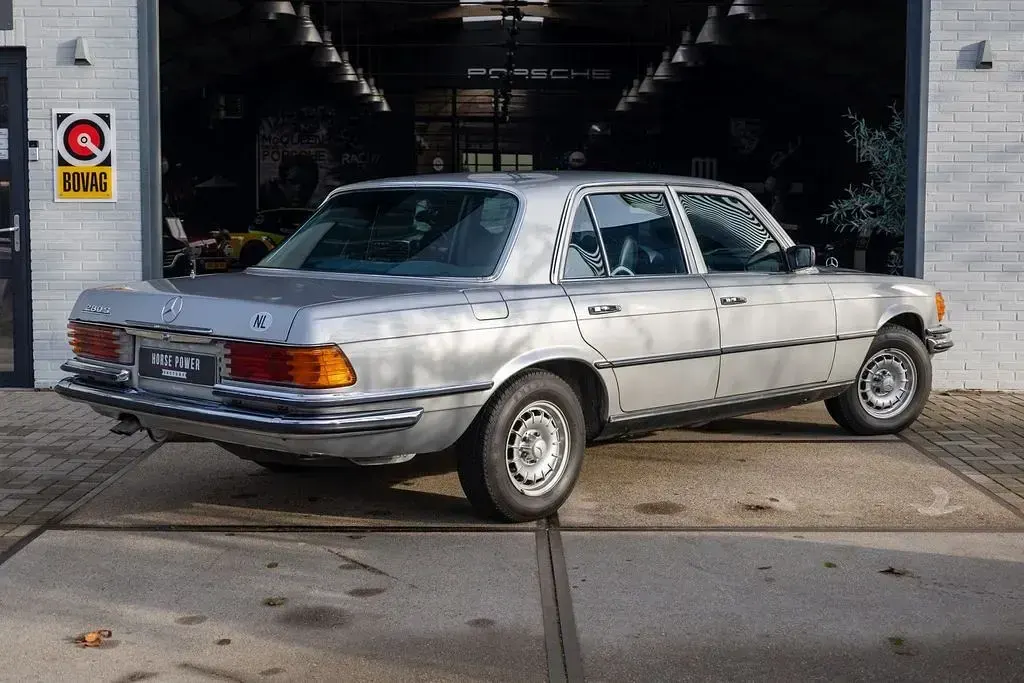 Gebraucht Mercedes S280 156 PS (114 kW) 1977 Grau Limousine