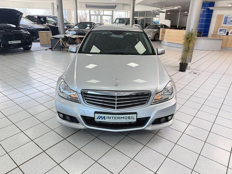 Gebraucht Mercedes C180 120 PS (88 kW) 2011 Silber Kombi