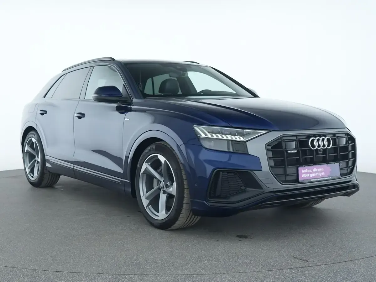 Gebraucht Audi Q8 Sport 286 PS (210 kW) 2022 Navarrablau SUV