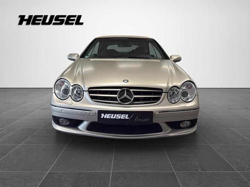 Gebraucht Mercedes CLK500 Elegance 306 PS (225 kW) 2005 Designo sabbia magno Cabrio