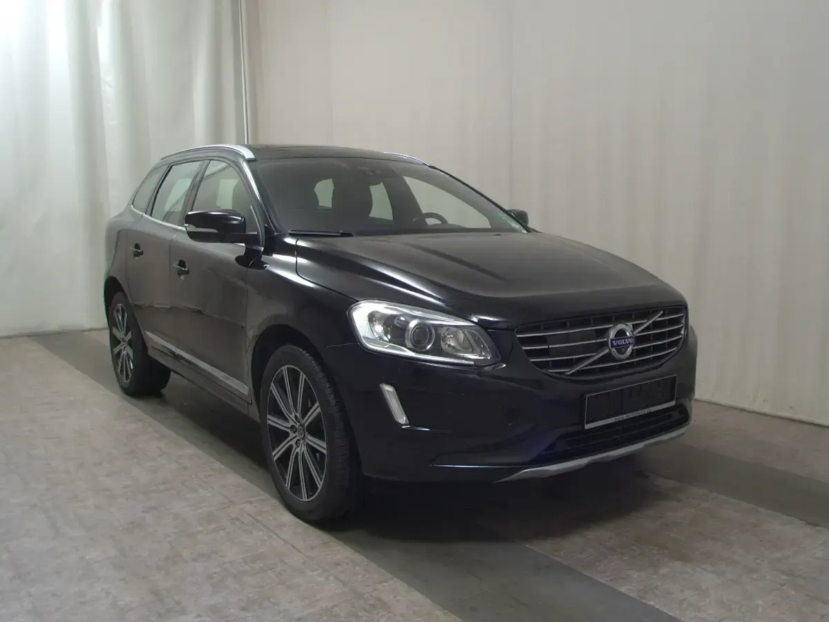 Gebraucht Volvo XC60 Inscription 306 PS (225 kW) 2016 Black solid stone SUV