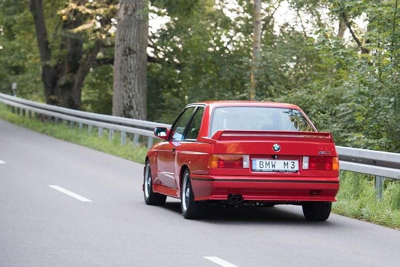 Gebraucht BMW M3 Performance 215 PS (158 kW) 1990 Rot Limousine
