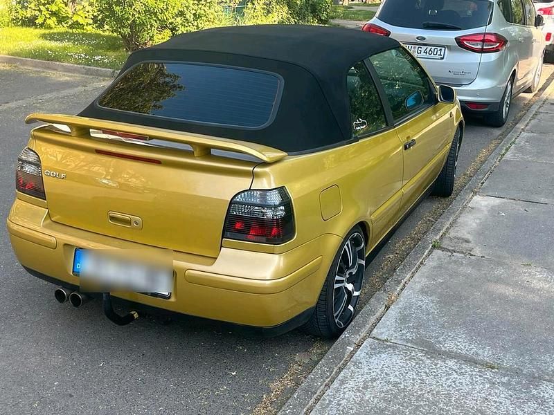 Gebraucht VW Golf Cabriolet 110 PS (80 kW) 1998 Gold Cabrio