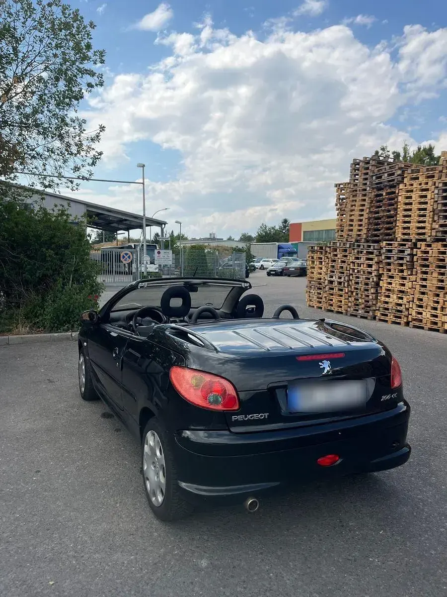 Gebraucht Peugeot 206 CC 109 PS (80 kW) 2005 Schwarz Cabrio