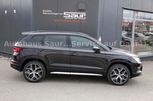 Schwarz metallic Gebraucht 2018 Seat Ateca 4Drive SUV | 34.850 € - Bild 1/4