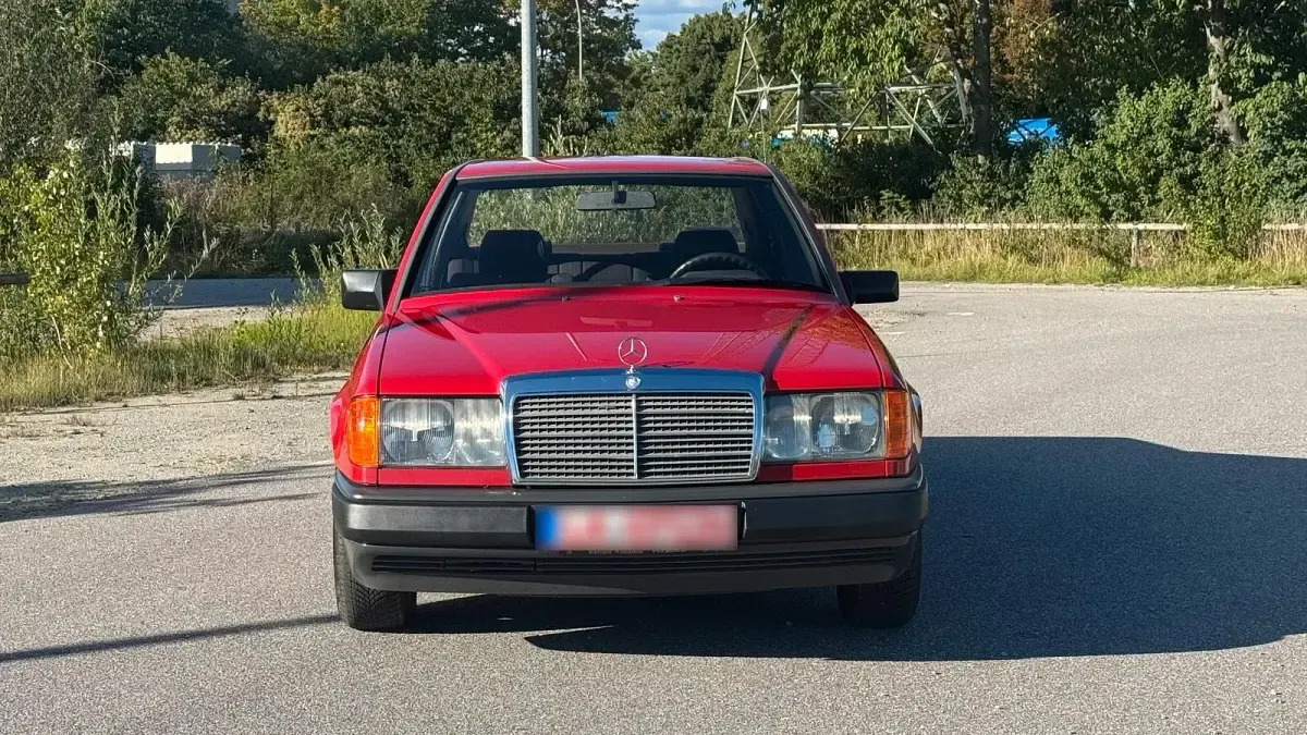Gebraucht Mercedes E260 160 PS (117 kW) 1988 Rot Limousine