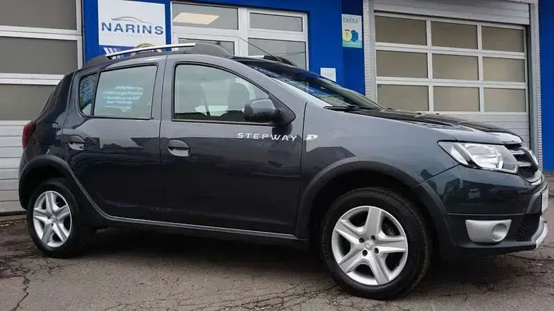 Gebraucht Dacia Sandero Prestige 90 PS (66 kW) 2016 Grau SUV