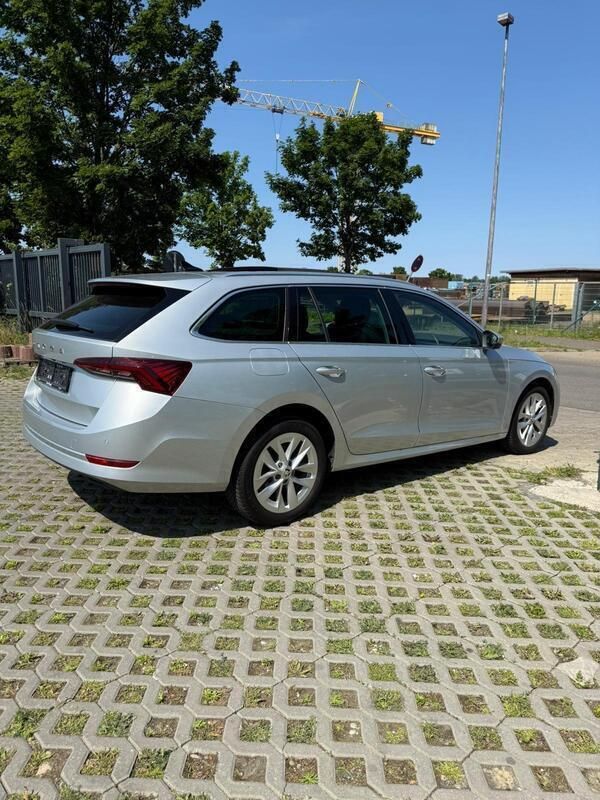 Silber Gebraucht 2021 Skoda Octavia Style Kombi | 15.900 € (Fairer Preis) - Bild 1/4