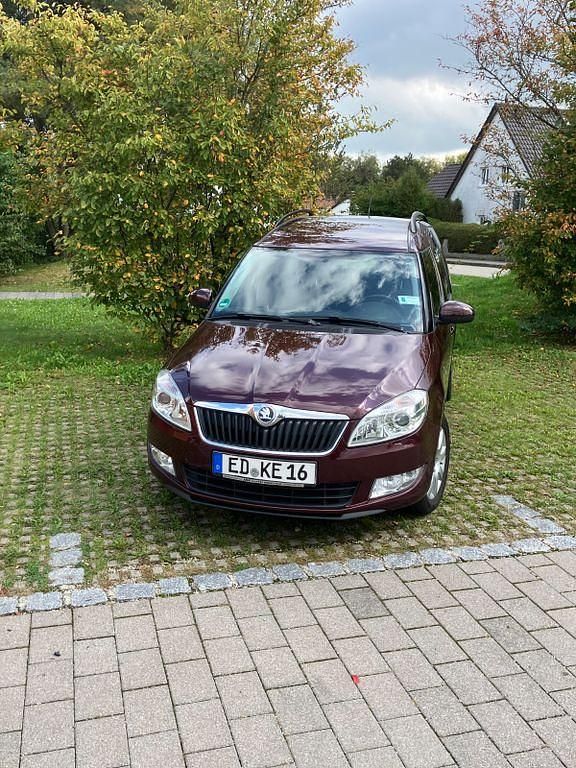Rot Gebraucht 2014 Skoda Roomster Ambition Kombi | 7.999 € (Etwas zu teuer) - Bild 1/4