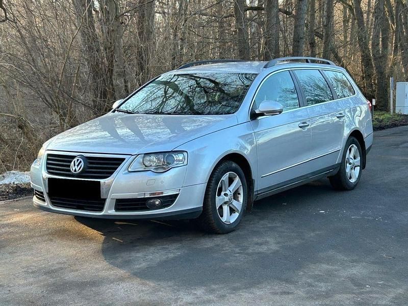 Silber Gebraucht 2010 VW Passat Comfortline Kombi | 4.500 € (Fairer Preis) - Bild 1/4