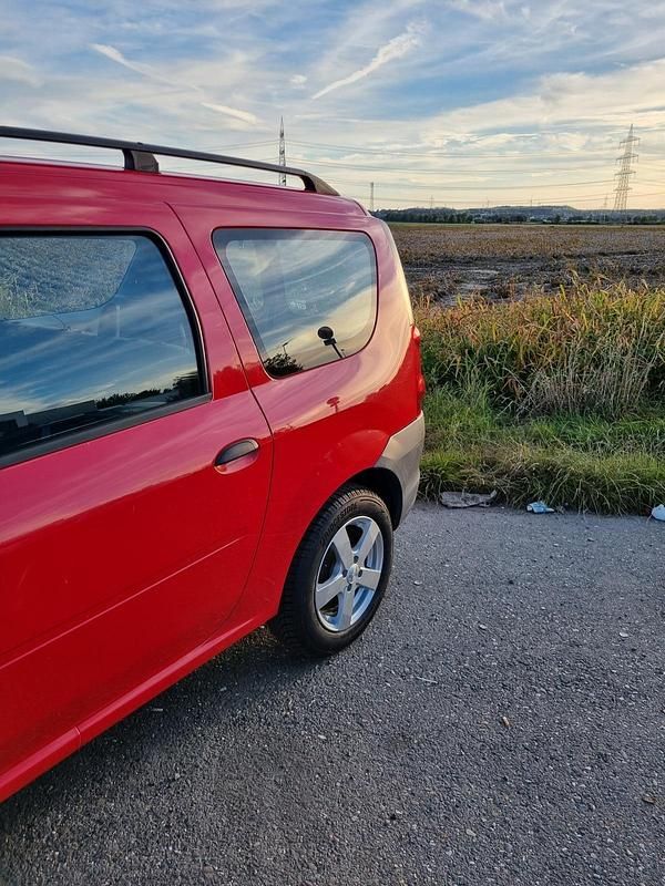 Gebraucht Dacia Logan Basis 75 PS (55 kW) 2010 Rot Kombi
