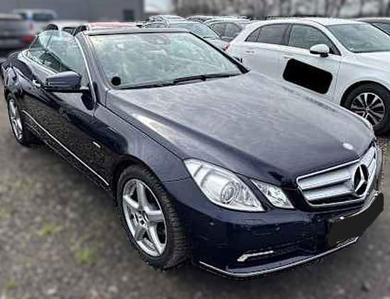 Gebraucht Mercedes E220 Elegance 170 PS (125 kW) 2010 Tansanitblau  metalliclack Cabrio
