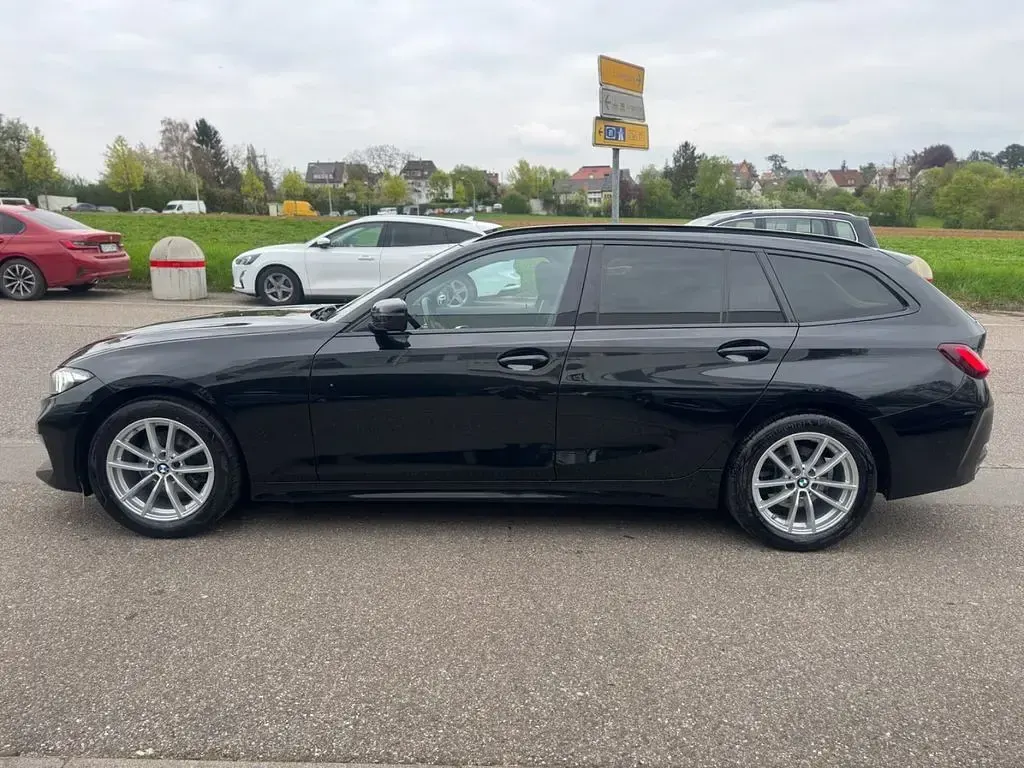 Gebraucht BMW 320 Shadowline 190 PS (139 kW) 2023 Schwarz Kombi