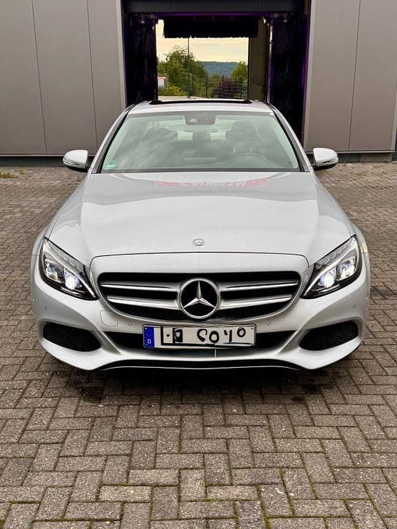 Silber Gebraucht 2016 Mercedes C180 Avantgarde Edition Limousine | 17.999 € (Guter Preis) - Bild 1/4