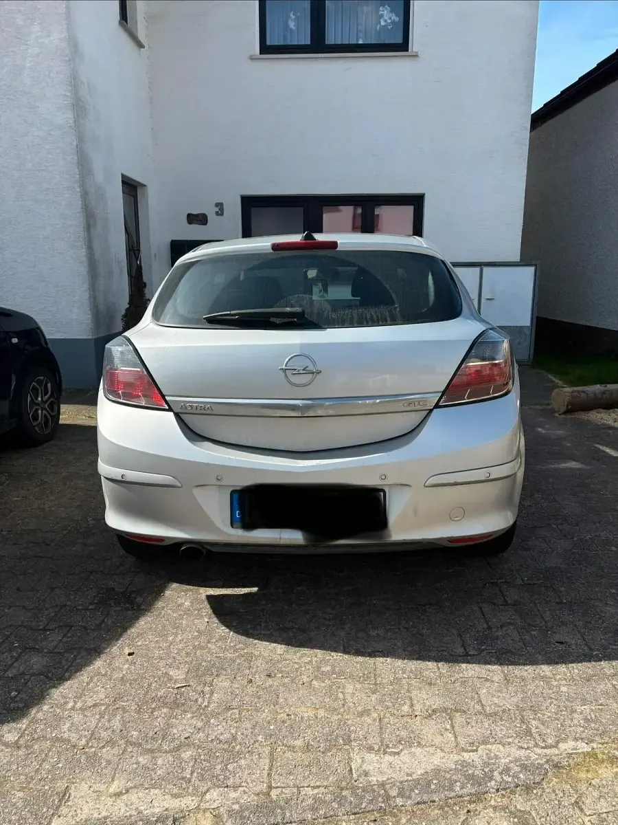 Gebraucht Opel Astra GTC 140 PS (102 kW) 2008 Silber Coupé