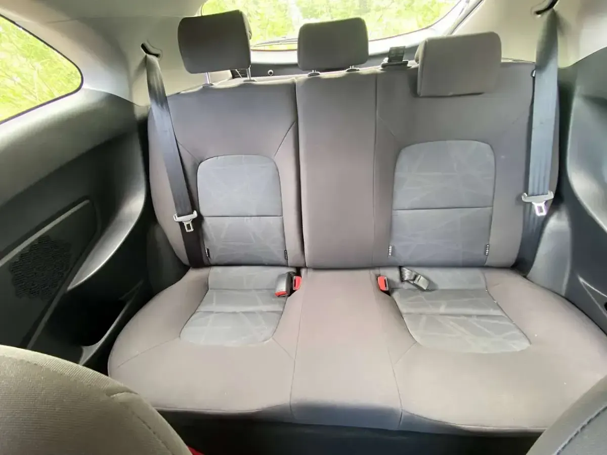 Gebraucht Kia Rio Start 84 PS (61 kW) 2014 Weiß Limousine