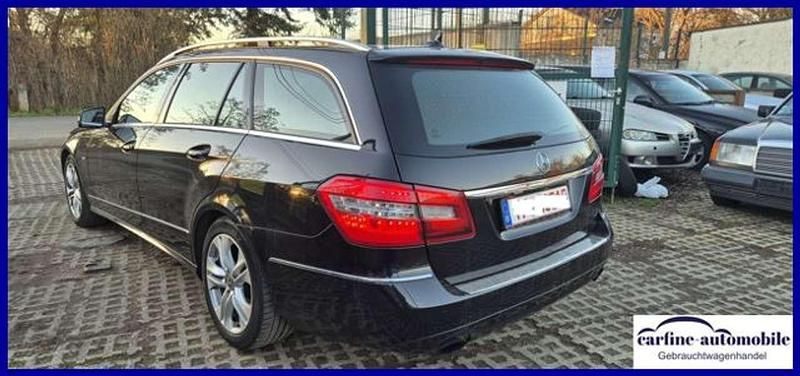 Gebraucht Mercedes E350 Avantgarde 231 PS (169 kW) 2010 Obsidianschwarz Kombi