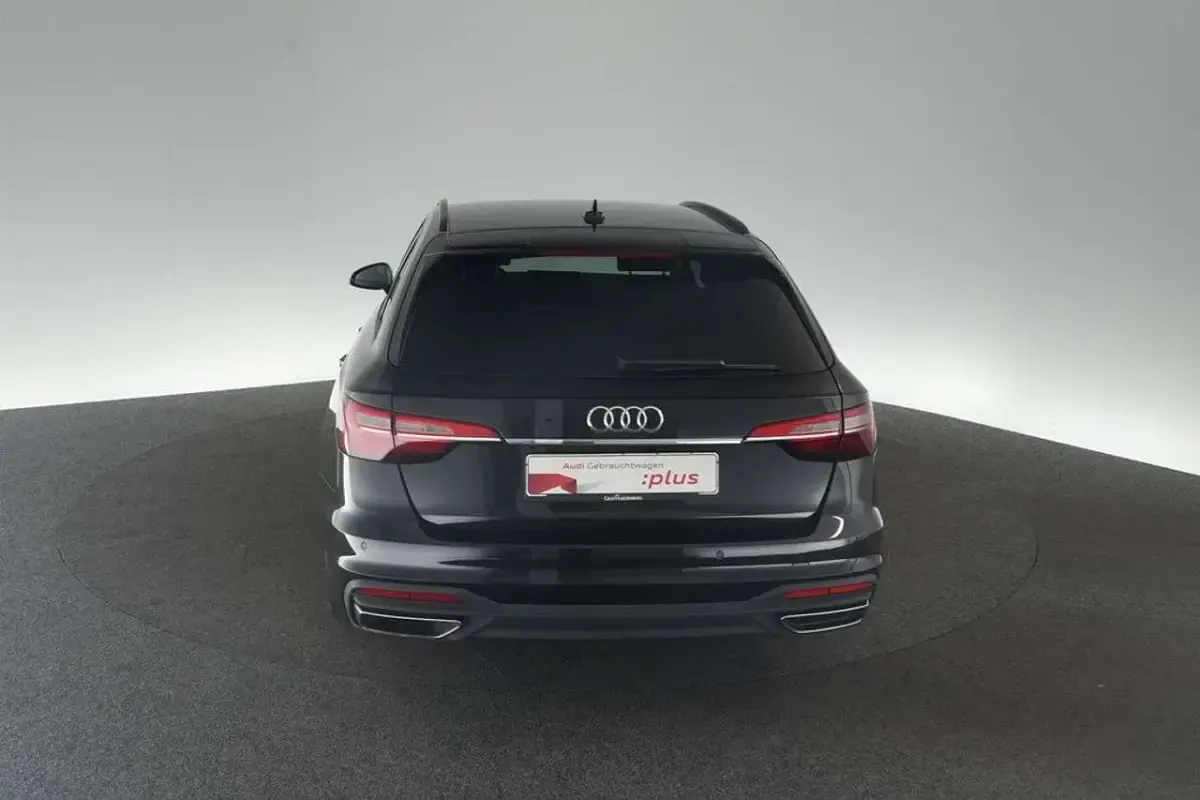 Gebraucht Audi A4 163 PS (119 kW) 2023 Brillantschwarz Kombi