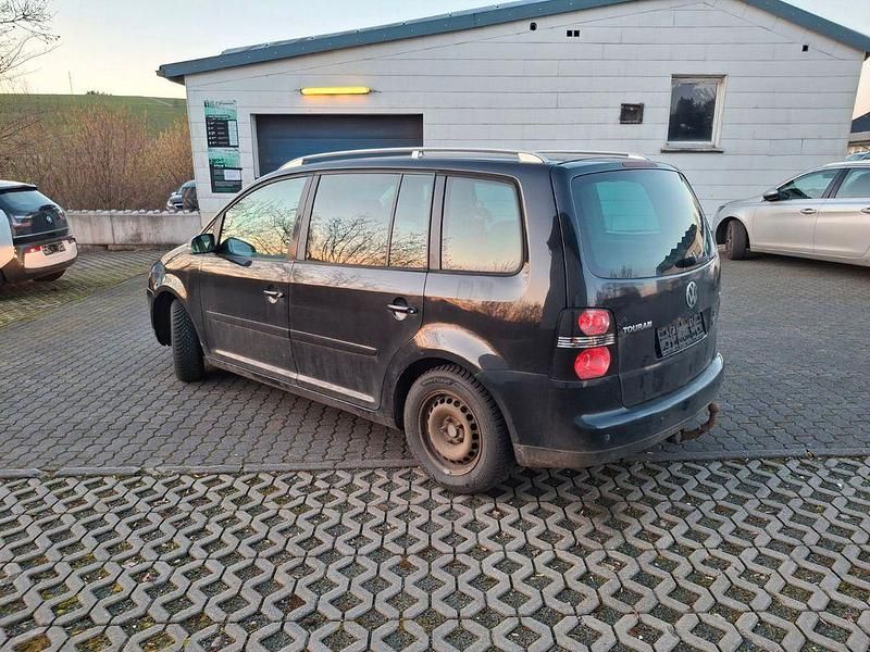 Gebraucht VW Touran Basis 116 PS (85 kW) 2005 Schwarz Van / Kleinbus
