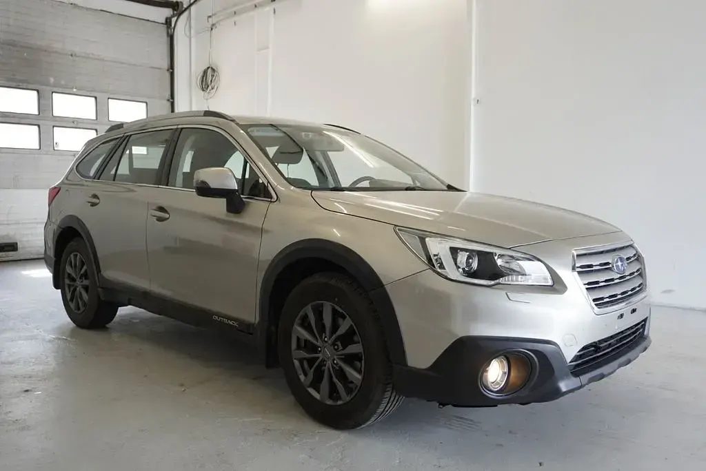 Gebraucht Subaru Outback 175 PS (128 kW) 2015 Gold Kombi