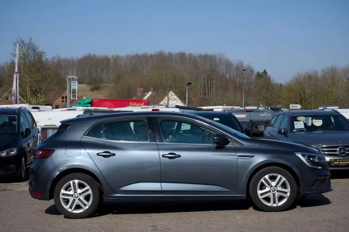 Używany Renault Mégane Experience 101 KM (74 kW) 2016 Szary Sedan/Limuzyna