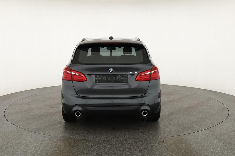 Mineralgrau metallic Gebraucht 2019 BMW 220 Active Tourer Sport Line Van / Kleinbus | 22.475 € (Fairer Preis) - Bild 1/4
