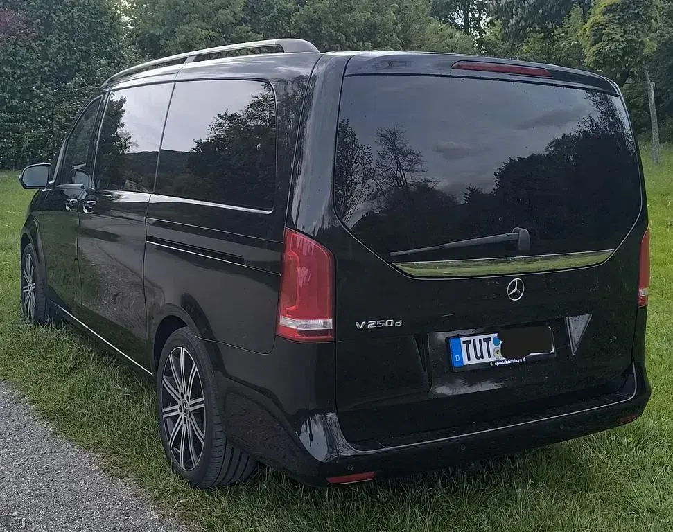 Gebraucht Mercedes V250 Avantgarde Edition 190 PS (139 kW) 2019 Schwarz Van / Kleinbus