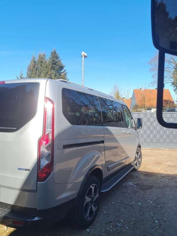 Silber Gebraucht 2021 Ford Tourneo Custom Active Van / Kleinbus | 36.800 € (Teuer) - Bild 1/4