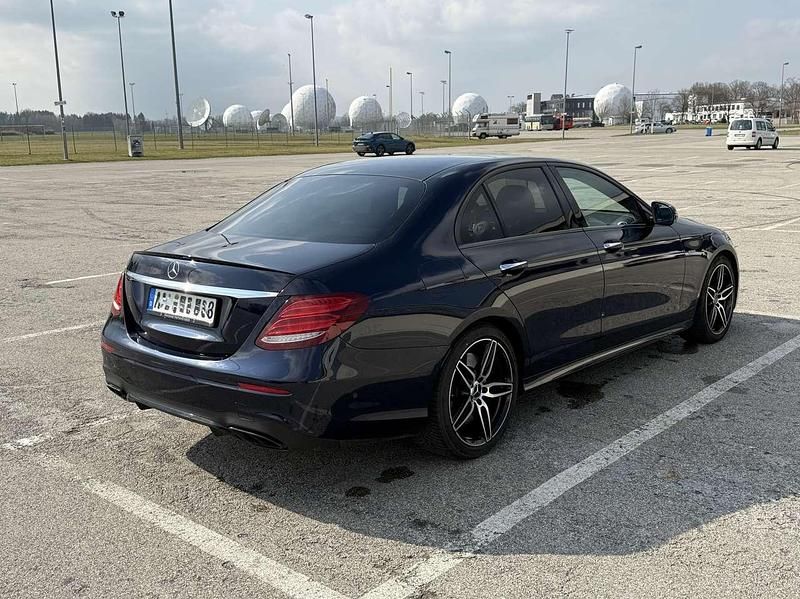 Gebraucht Mercedes E43 AMG AMG 401 PS (294 kW) 2018 Blau Limousine
