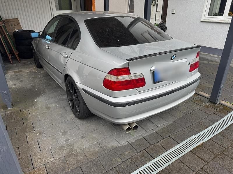 Silber Gebraucht 2002 BMW 330 M Sport Limousine | 7.700 € (Fairer Preis) - Bild 1/4