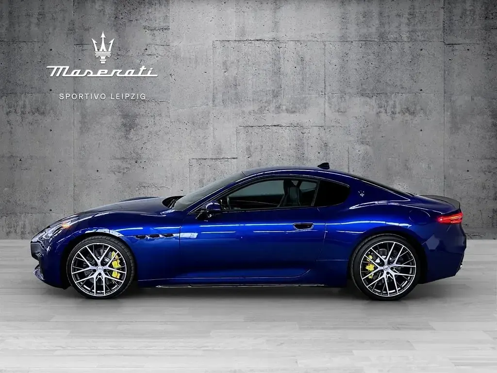 Gebraucht Maserati Granturismo 549 PS (403 kW) 2025 Blau Coupé