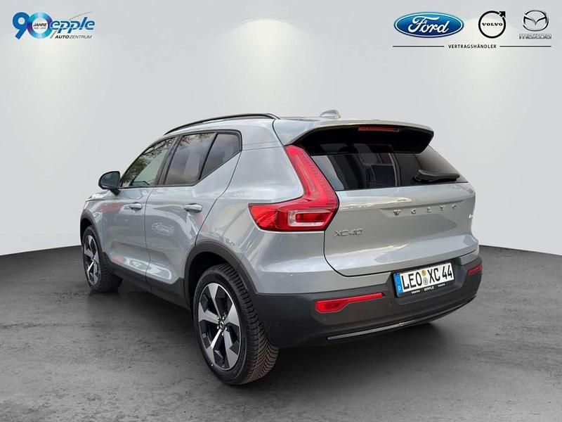 Gebraucht Volvo XC40 Plus 197 PS (144 kW) 2024 Vapour grau metallic SUV