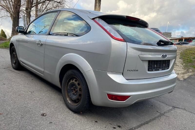 Gebraucht Ford Focus Ambiente 80 PS (58 kW) 2008 Grau Kleinwagen