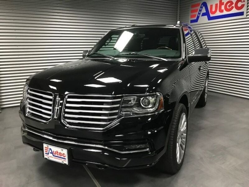 Schwarz Gebraucht 2019 Lincoln Navigator SUV | 37.800 € - Bild 1/4