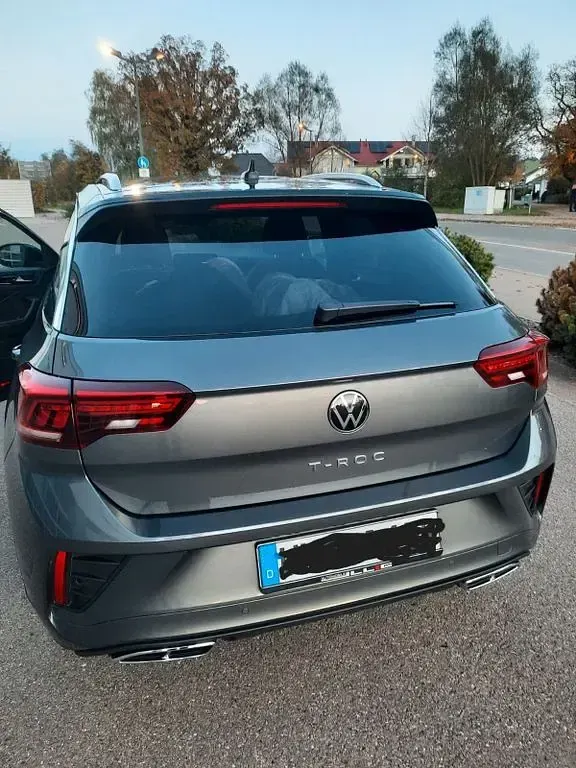 Second-hand VW T-Roc R-line 150 CP (110 kW) 2023 Gri SUV