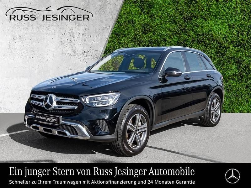 Unilack schwarz Gebraucht 2021 Mercedes GLC300e SUV | 33.880 € (Guter Preis) - Bild 1/3