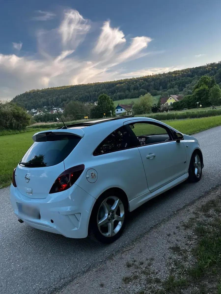 Brugt Opel Corsa OPC 90 HK (66 kW) 2009 Hvid Hatchback