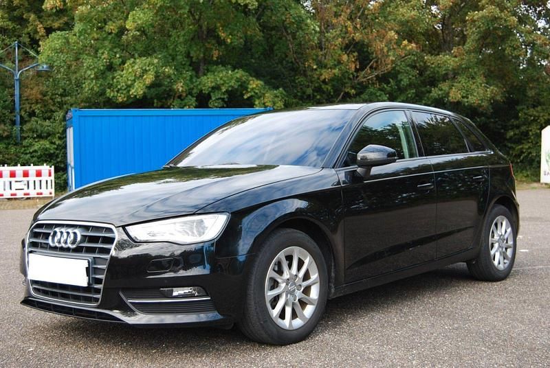 Gebraucht Audi A3 Ambition 110 PS (80 kW) 2015 Schwarz Limousine