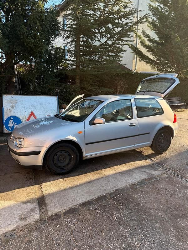 Gebraucht VW Golf IV 110 PS (80 kW) 1998 Silber Kleinwagen