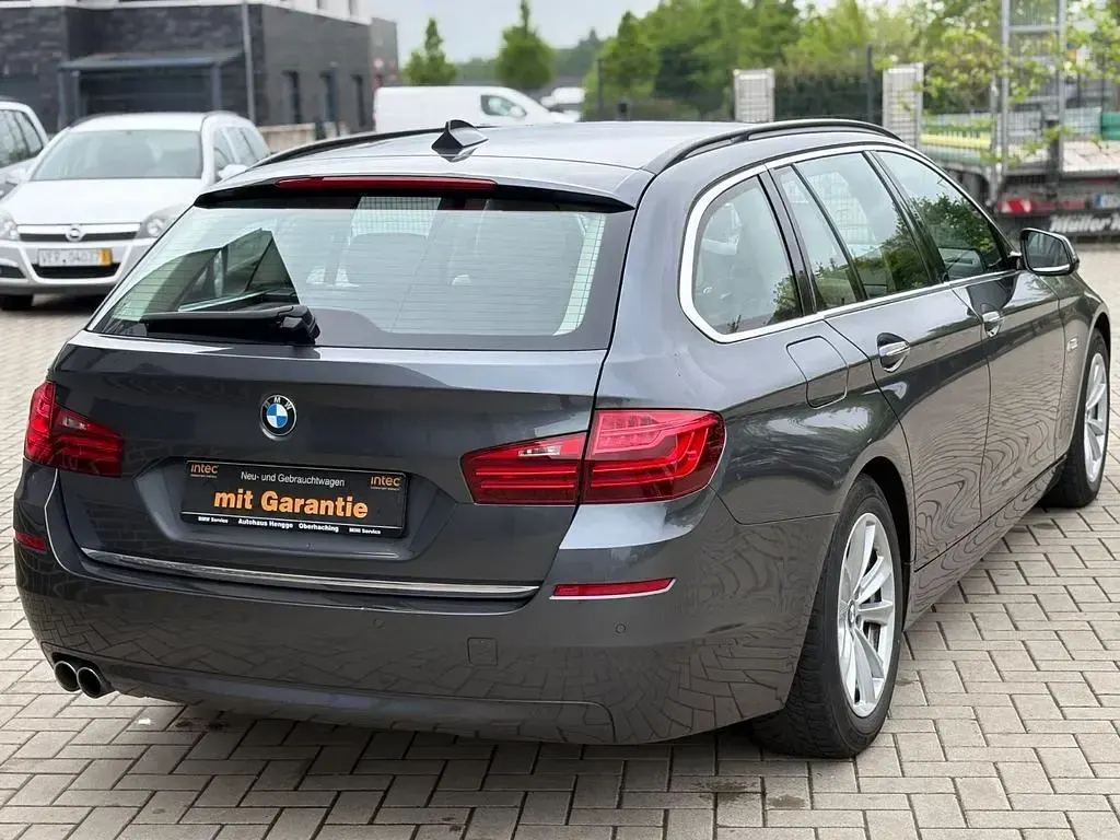 Gebraucht BMW 530 258 PS (189 kW) 2016 Grau Limousine