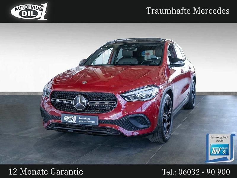 Rot (patagonienrot metalliclack) Gebraucht 2020 Mercedes GLA200 Night SUV | 29.850 € (Etwas zu teuer) - Bild 1/3