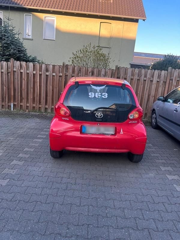 Rot Gebraucht 2007 Toyota Aygo Kleinwagen | 1.700 € (Guter Preis) - Bild 1/4