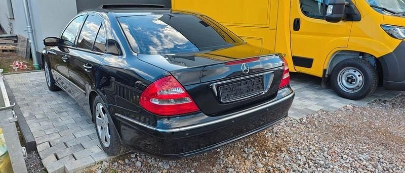 Gebraucht Mercedes E320 Avantgarde 204 PS (150 kW) 2004 Schwarz Limousine