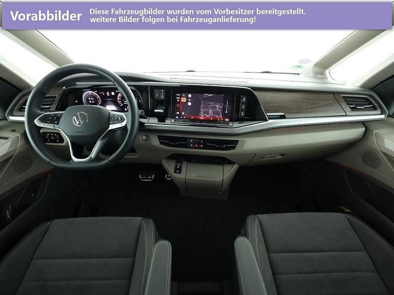 Gebraucht VW Multivan Style 245 PS (180 kW) 2025 Fortanarot (red), metallic Van