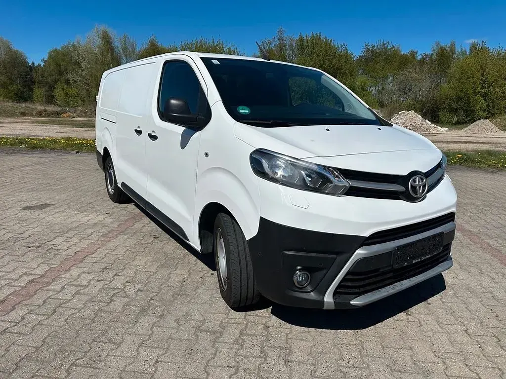 Gebraucht Toyota Proace 144 PS (105 kW) 2022 Weiß Van / Kleinbus