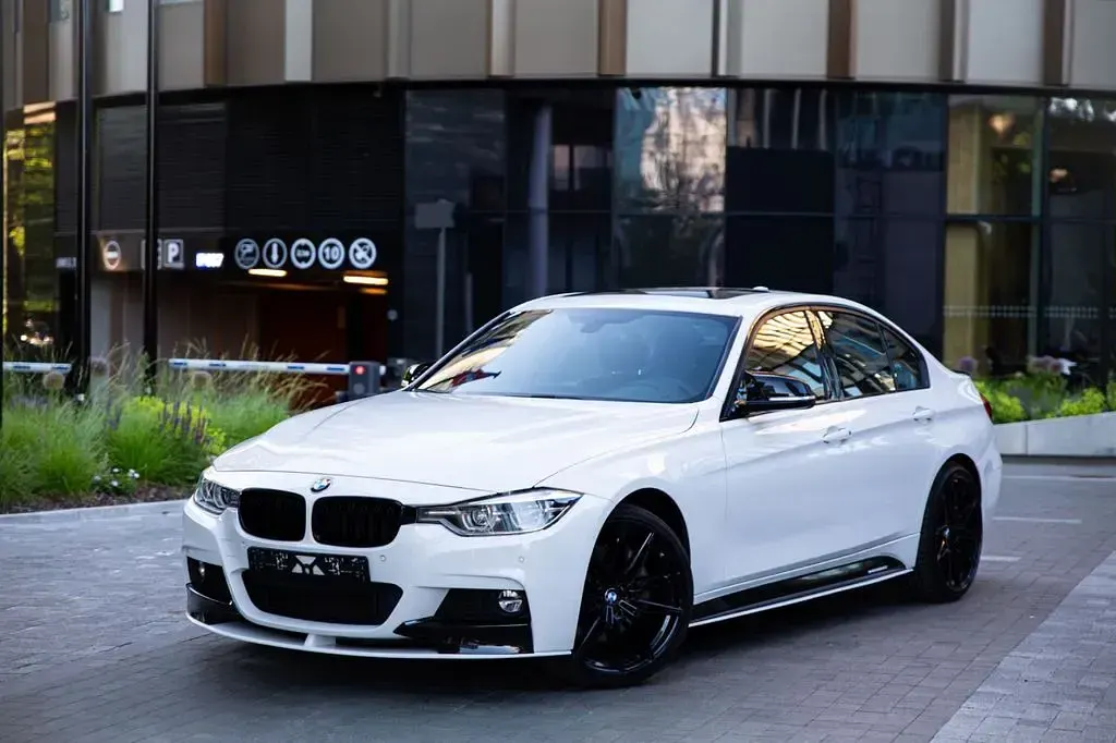 Gebraucht BMW 330 M Sport 252 PS (185 kW) 2017 Weiß Limousine
