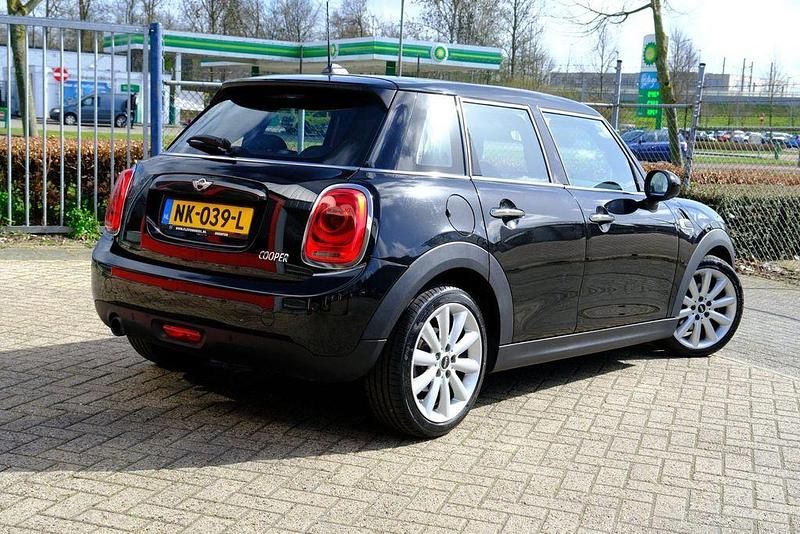 Gebraucht Mini Cooper Business 136 PS (100 kW) 2017 Schwarz Kleinwagen