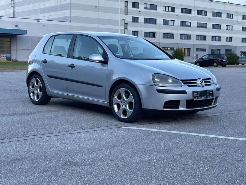 Silber Gebraucht 2005 VW Golf IV Kleinwagen | 2.300 € (Fairer Preis) - Bild 1/4